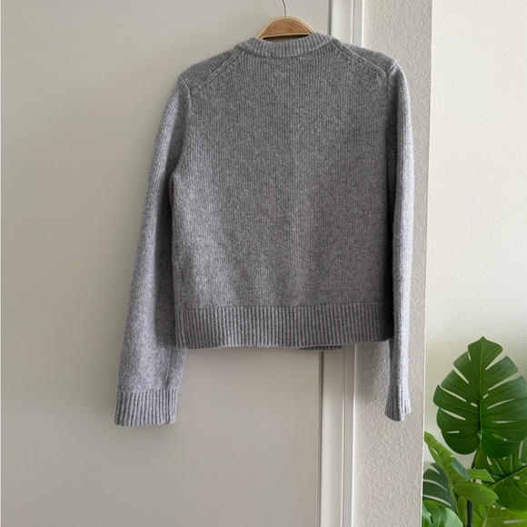 Abercrombie Gray Button-Up Women's Sweater - Picture 4 of 4